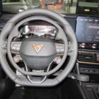 Aro extraíble con acelerador D906GVQR montado en volante