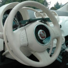 Acelerador D916GV instalado debajo del volante original