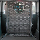 Furgoneta adaptada con la rampa Movia plegada