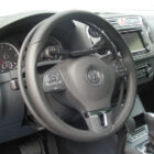 Aro con acelerador D916GV instalado debajo del volante original