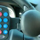 Vista ampliada de la centralita con mandos de rayos infrarrojos d1094-fr