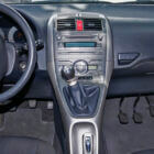 Doble mando de pedales instalado en coche de autoescuela