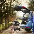 Elevación y almacenamiento de la silla de ruedas con la grúa smart lifter