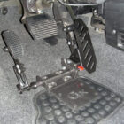 Acelerador par el lado izquierdo fijado en el suelo y reversible dD908PS