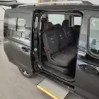 Vista lateral del Ford Connect L1/L2 con rebaje de suelo