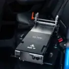 Sistema de la grua Elive con almacenamiento lateral de silla de ruedas