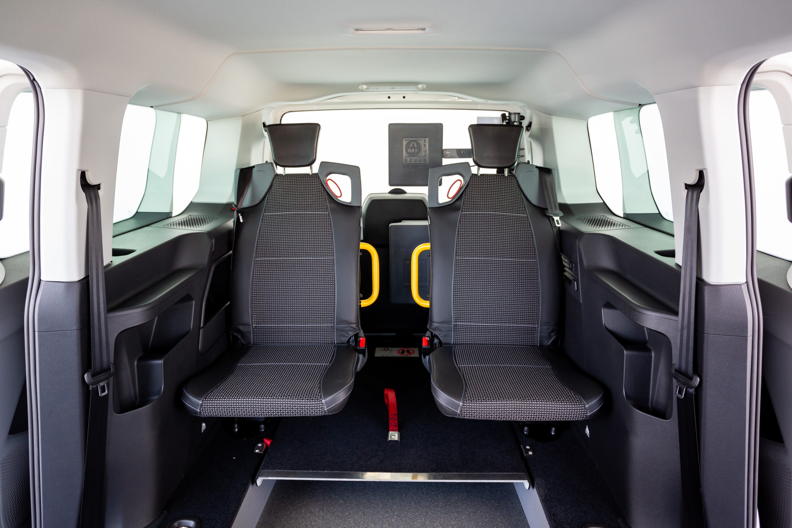 caddy-maxi-accesible-pmr-taxi-vtc (9) VW Caddy Maxi accesible PMR para TAXI - VTC
