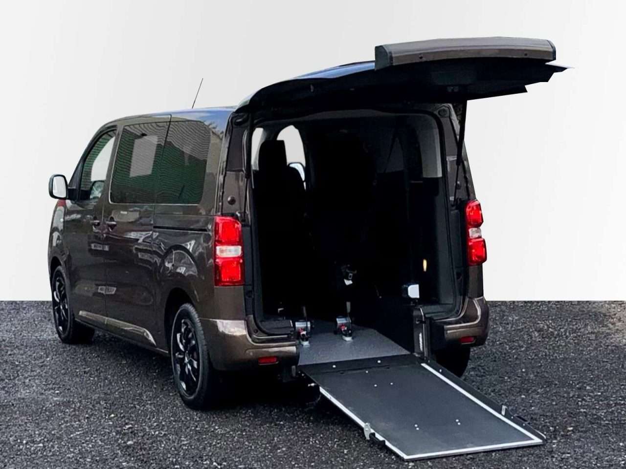 citroen-e-spacetourer-eurotaxi-vtc-pmr-adaptada (2) Citroen e-SpaceTourer Adaptada para TAXI o VTC PMR