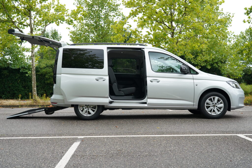 ford-grand-tourneo-phev-eurotavi-vtc-pmr-accesible (16) Ford Grand Tourneo PHEV accesible PMR para TAXI y VTC