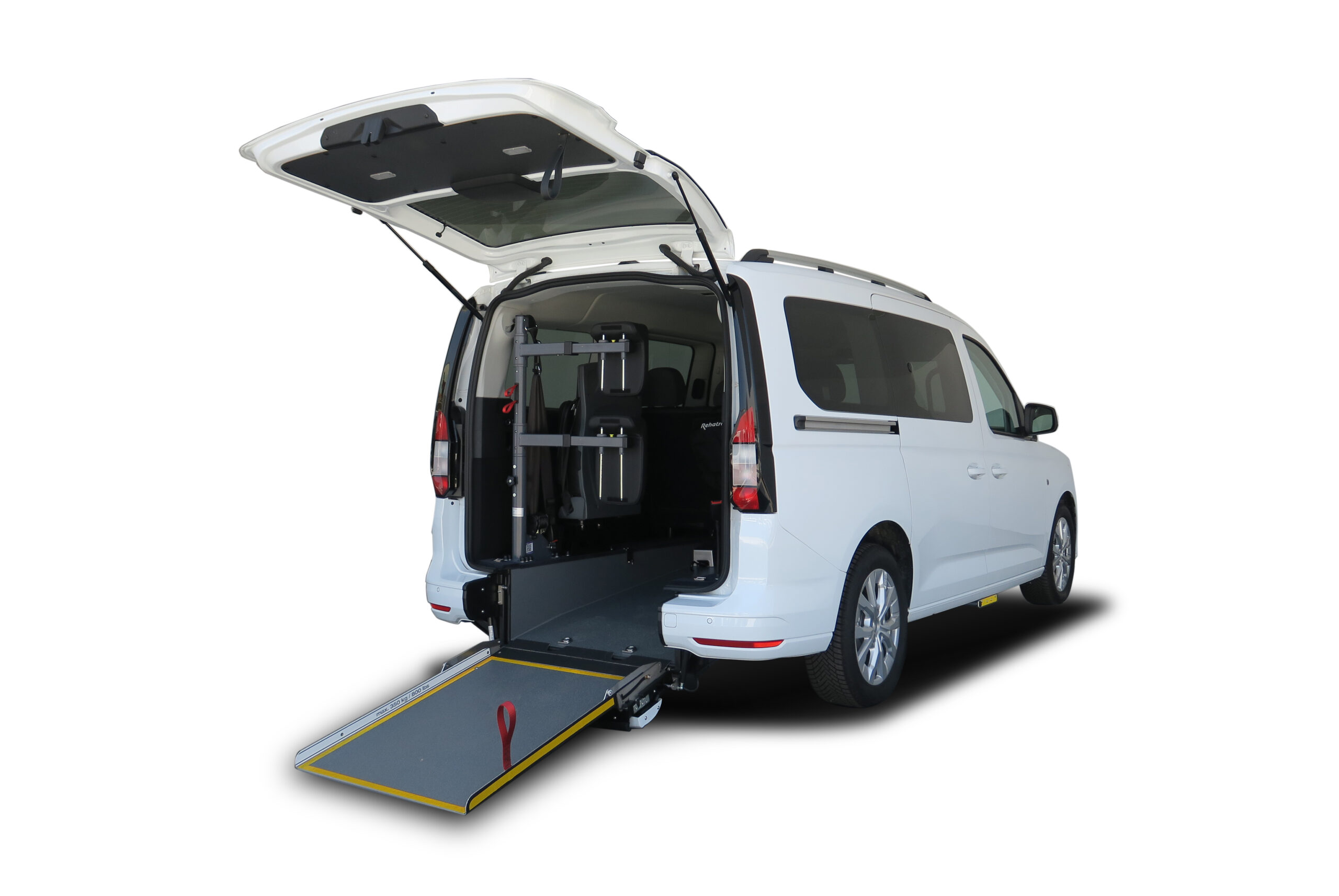 ford-grand-tourneo-phev-eurotavi-vtc-pmr-accesible (7) Ford Grand Tourneo PHEV accesible PMR para TAXI y VTC