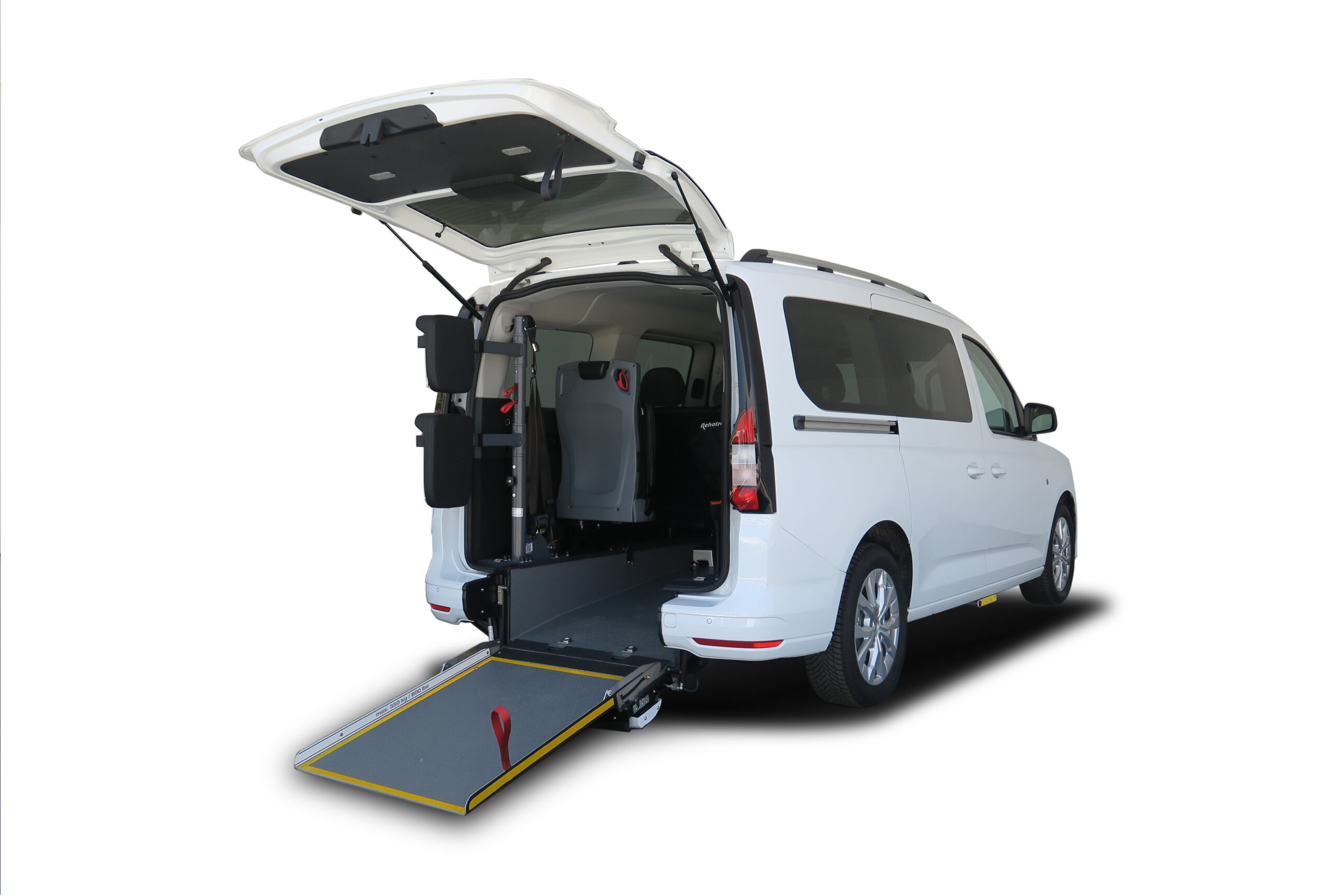 ford-grand-tourneo-phev-eurotavi-vtc-pmr-accesible (8) Ford Grand Tourneo PHEV accesible PMR para TAXI y VTC