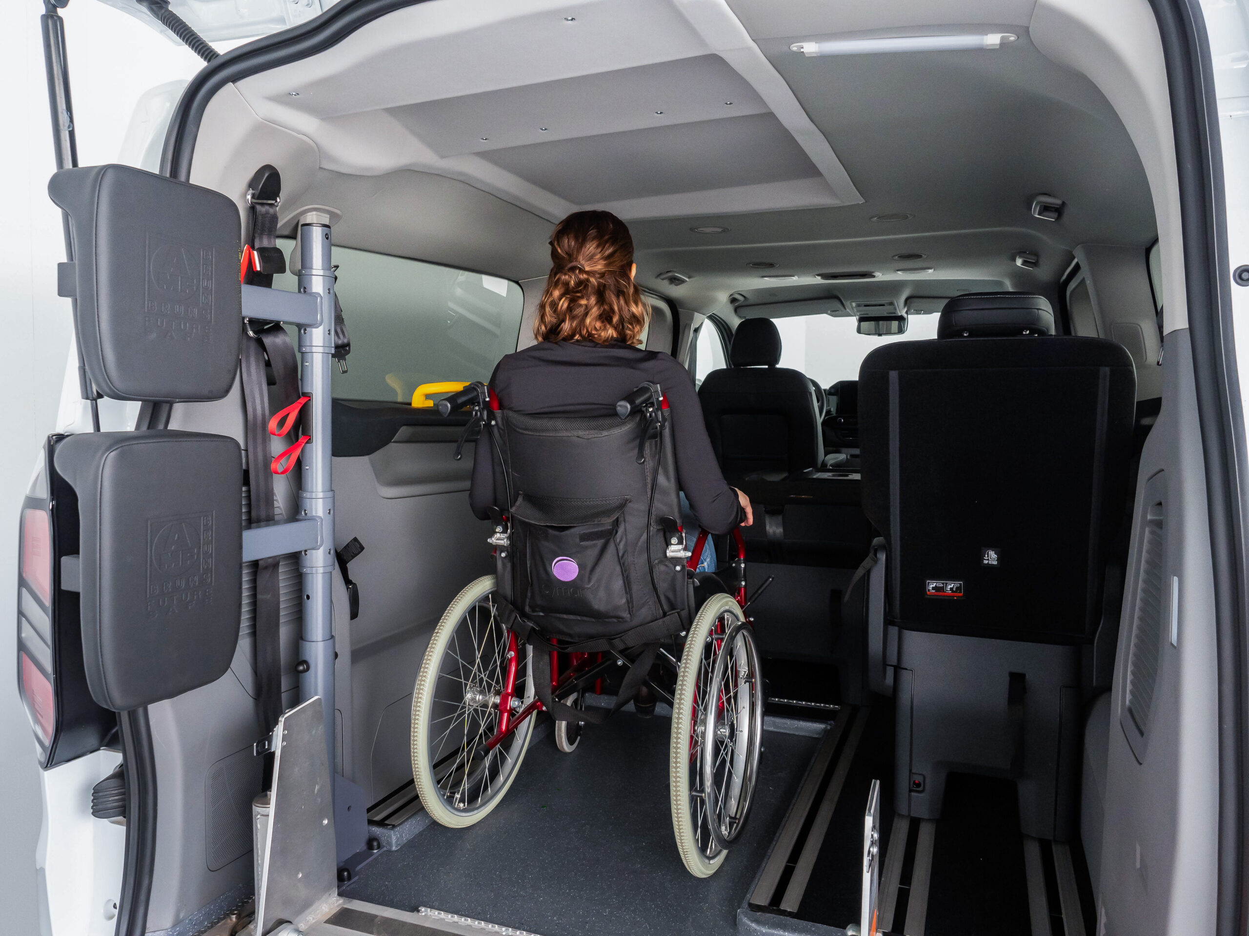 OLYMPUS DIGITAL CAMERA Ford Tourneo Custom adaptado para TAXI - VTC accesible PMR