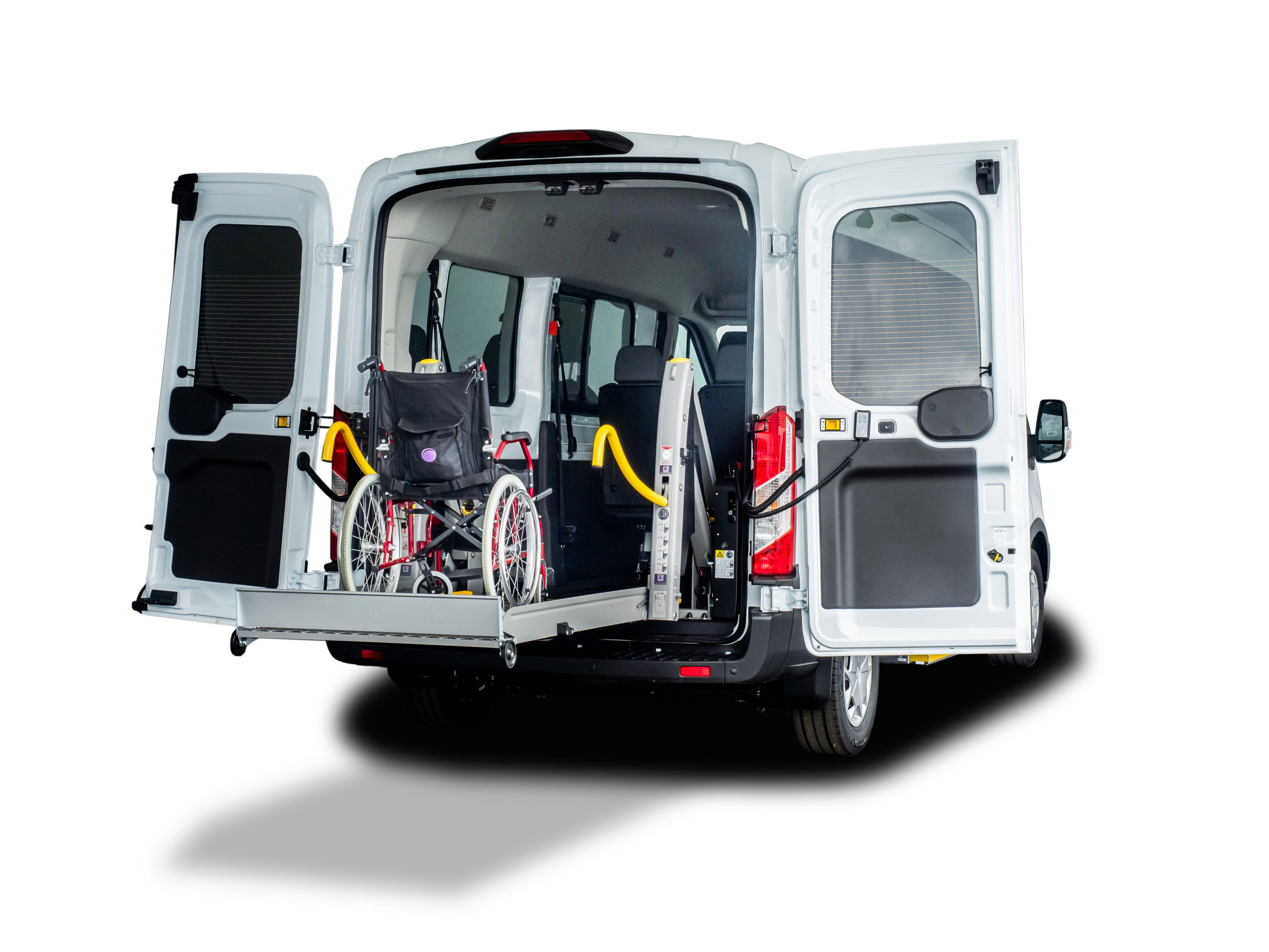 ford-transit-adaptada-pmr-empresas (1) Ford Transit Adaptación PMR para empresas y obra social
