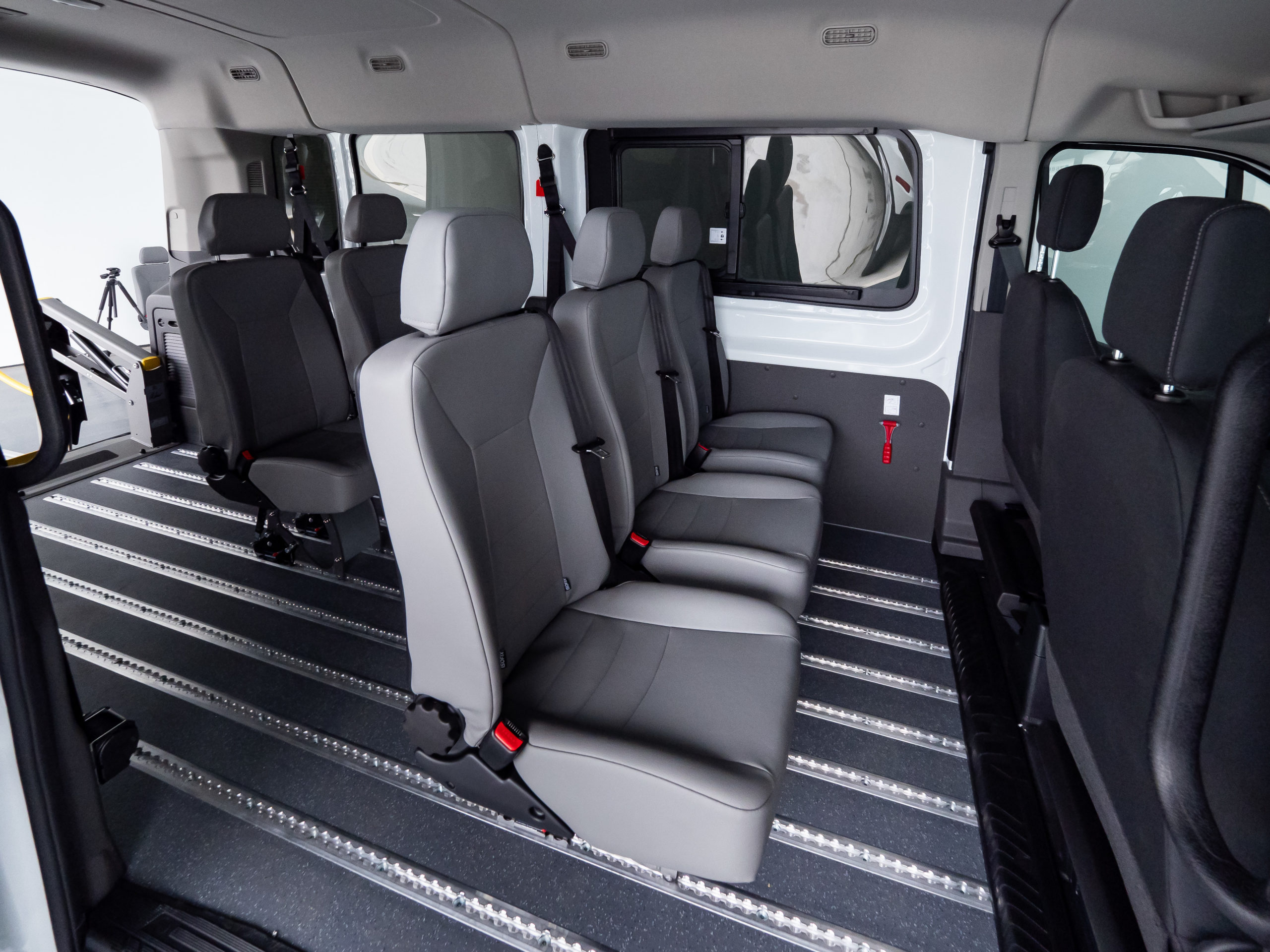 ford-transit-adaptada-pmr-empresas (6) Ford Transit Adaptación PMR para empresas y obra social