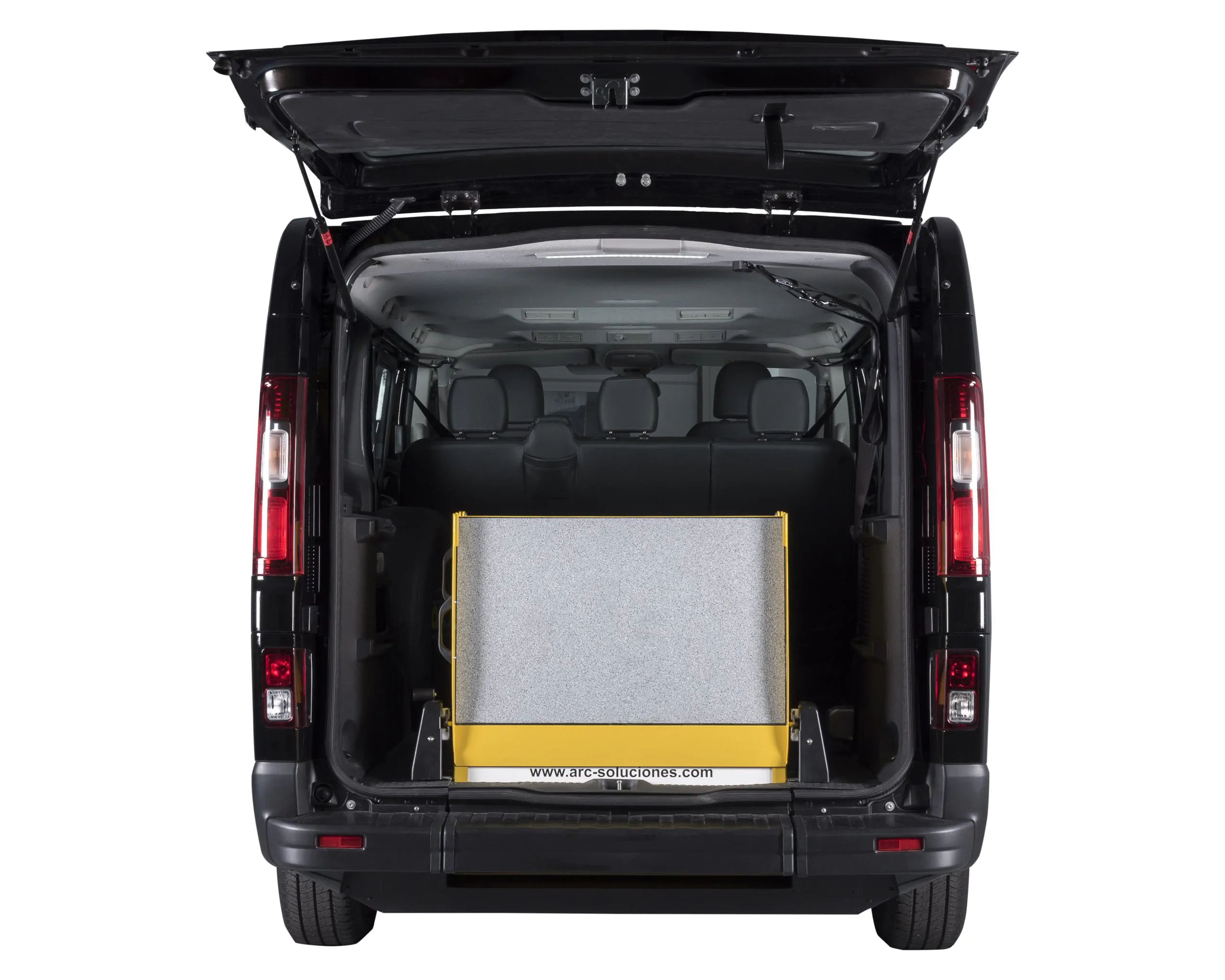 nissan-primastar-nv300-taxi-vtc-accesible-pmr (1) Nissan Primastar NV300 accesible EUROTAXI o VTC PMR