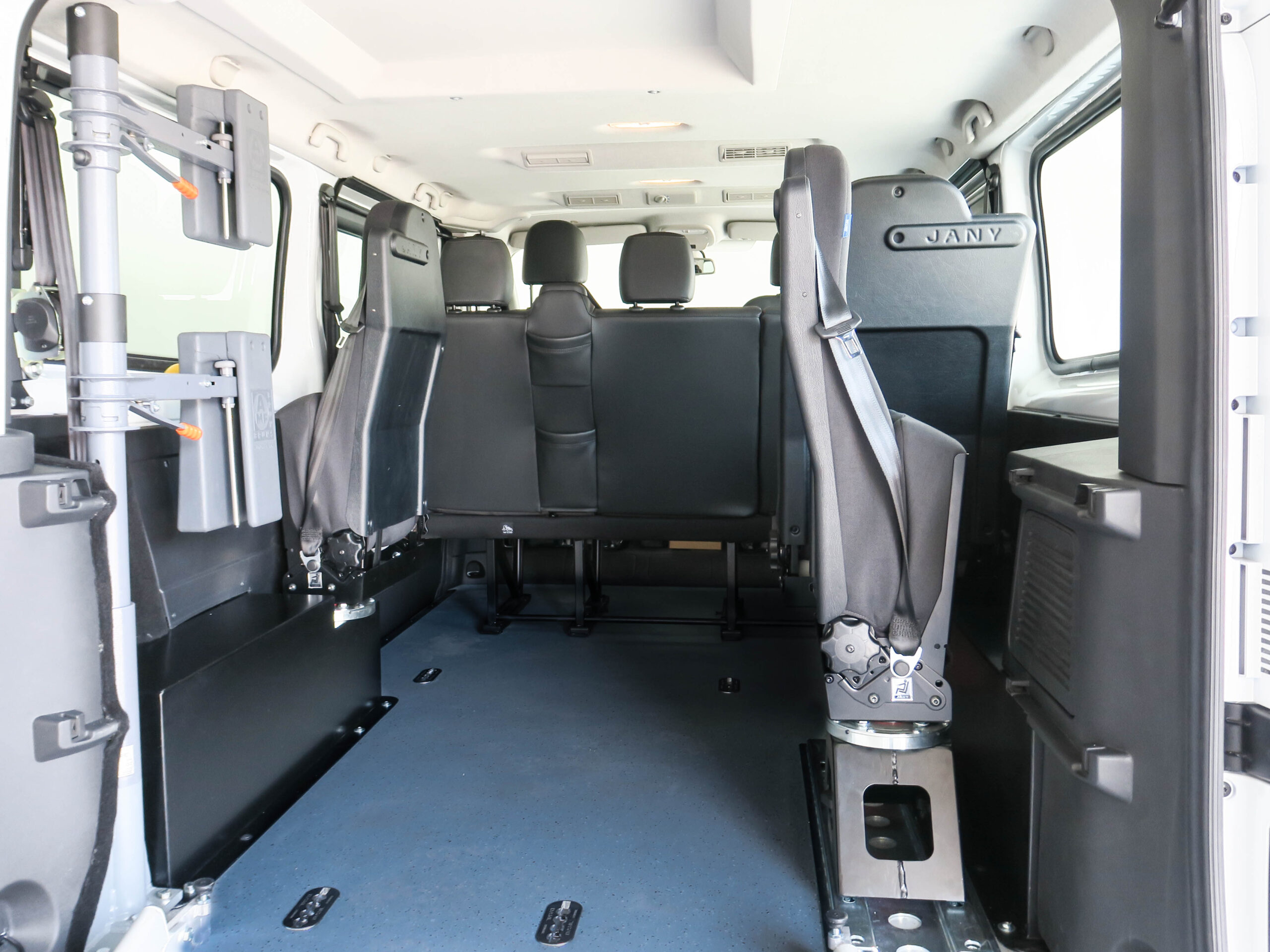 nissan-primastar-nv300-taxi-vtc-accesible-pmr (6) Nissan Primastar NV300 accesible EUROTAXI o VTC PMR