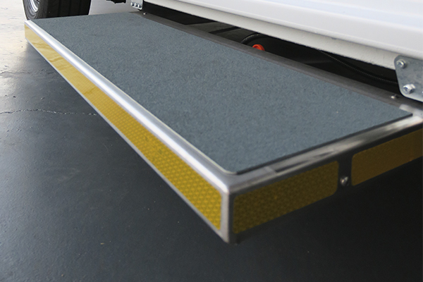 opel-movano-accesible-pmr (1) Opel Movano Accesible PMR con Smartfloor y elevadora para empresa