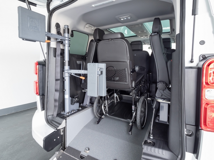 OLYMPUS DIGITAL CAMERA Opel Zafira Life accesible para TAXI - VTC PMR