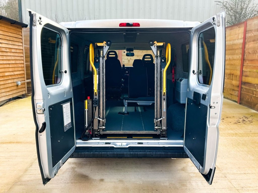 peugeot-boxer-kombi-adaptado-pmr (2) Peugeot Boxer Kombi Accesible PMR para empresas y obra social
