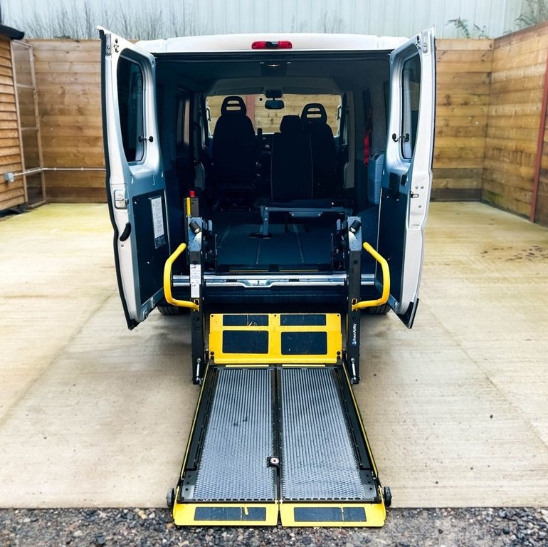 Peugeot Boxer Kombi Accesible PMR para empresas y obra social