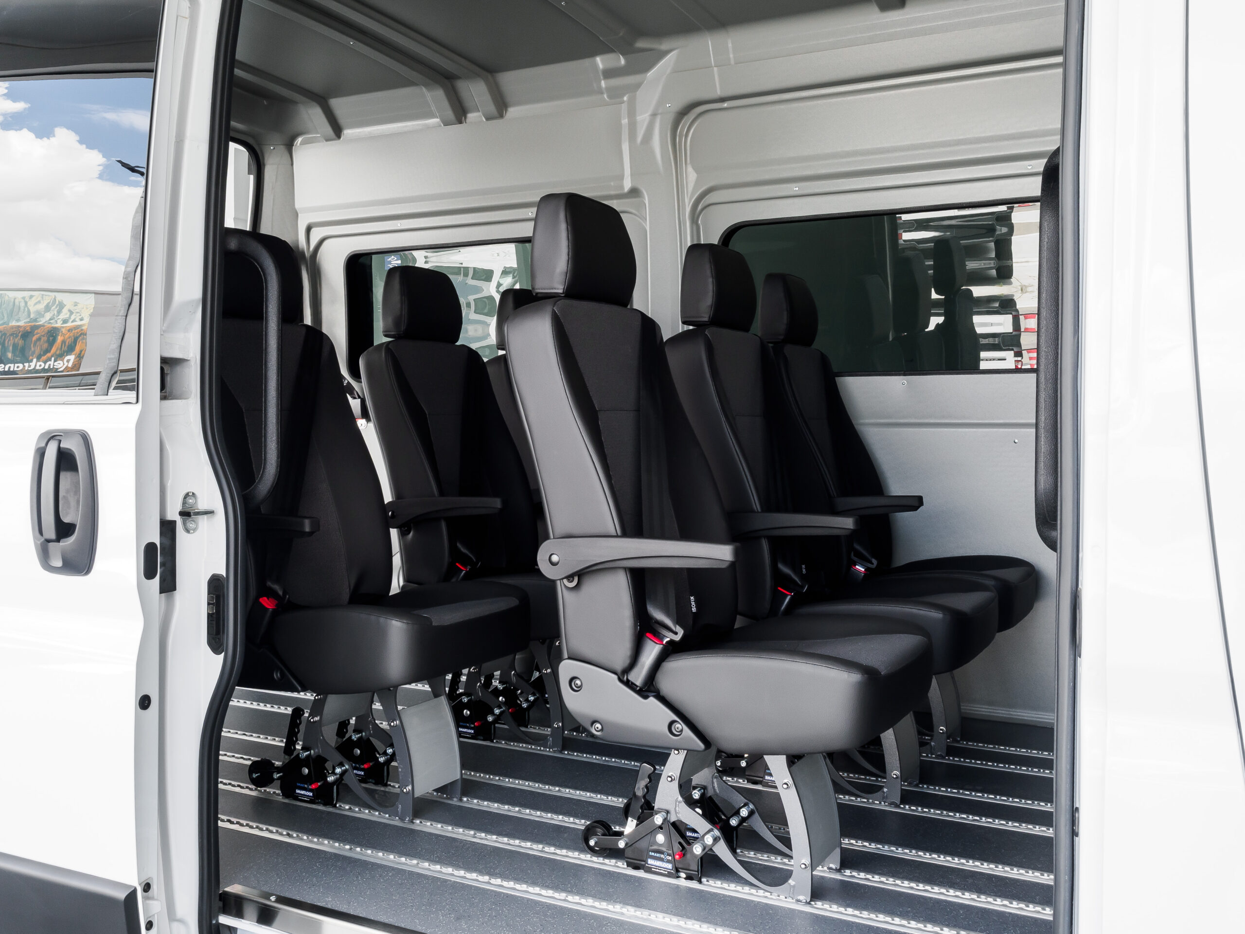 peugeot-boxer-kombi-adaptado-pmr (6) Peugeot Boxer Kombi Accesible PMR para empresas y obra social