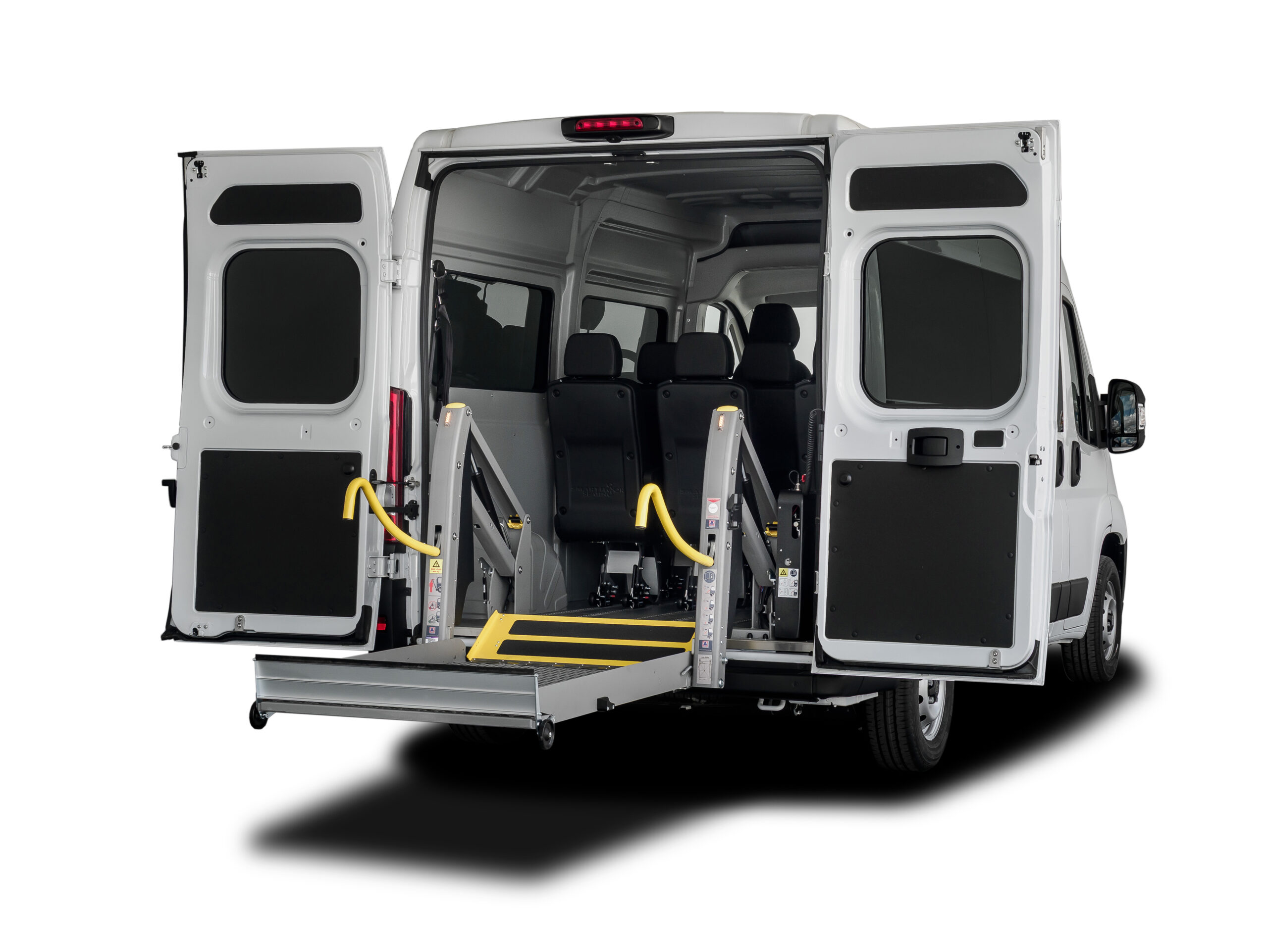peugeot-boxer-pmr-accesible-empresas (4) Peugeot Boxer adaptada PMR para empresas y Obra Social
