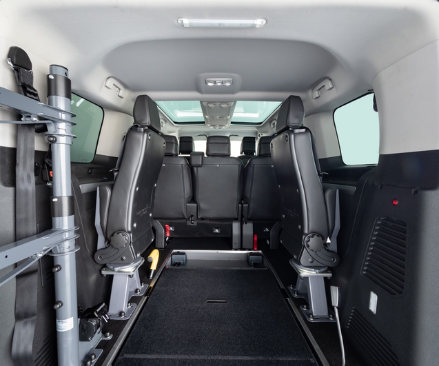 OLYMPUS DIGITAL CAMERA Peugeot e-Traveller accesible PMR para TAXI/VTC