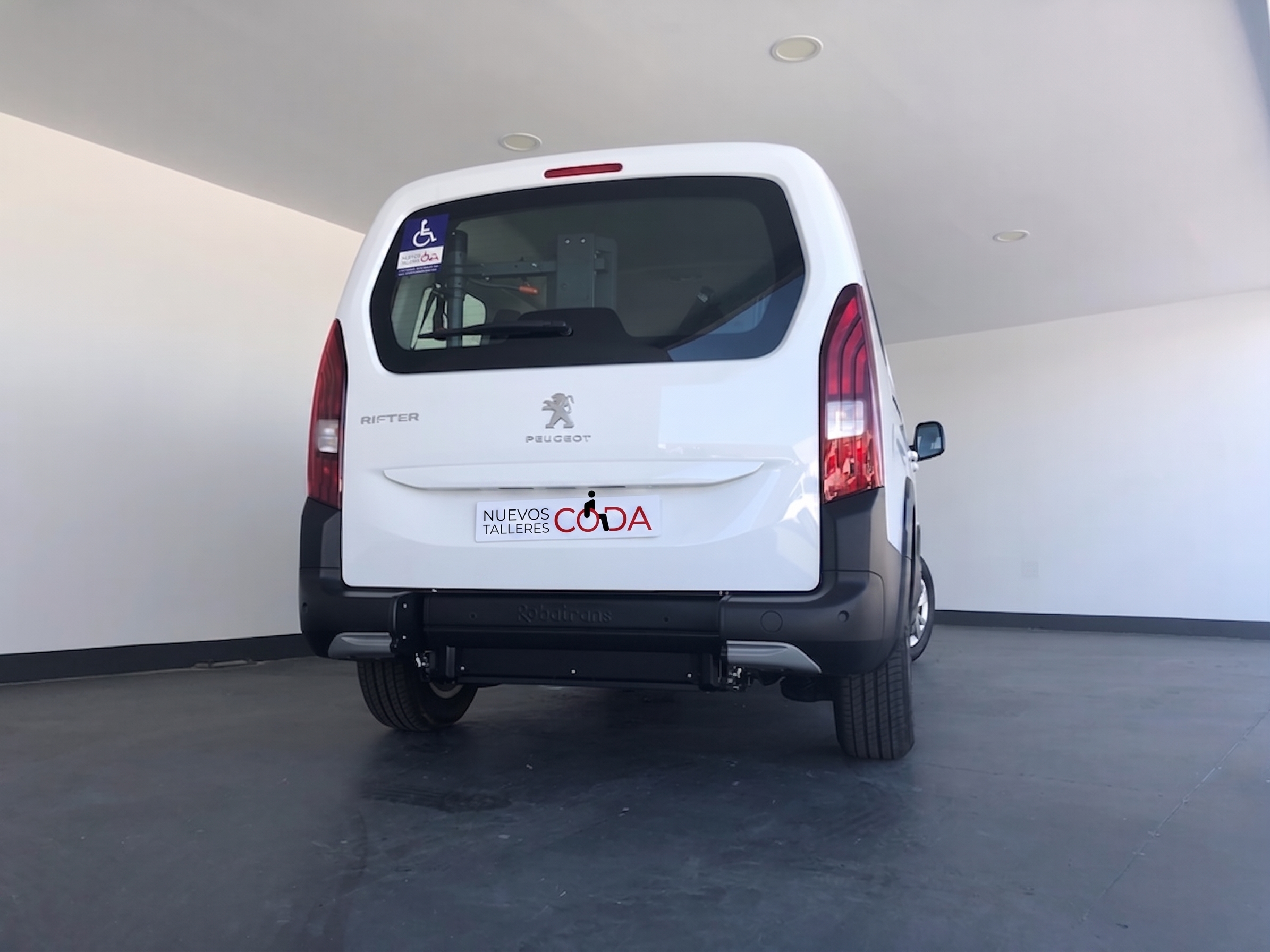 Peugeot Rifter Long accesible PMR para TAXI y VTC