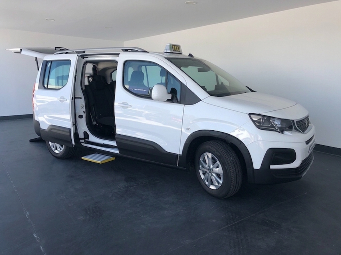 Peugeot Rifter Long accesible PMR para TAXI y VTC