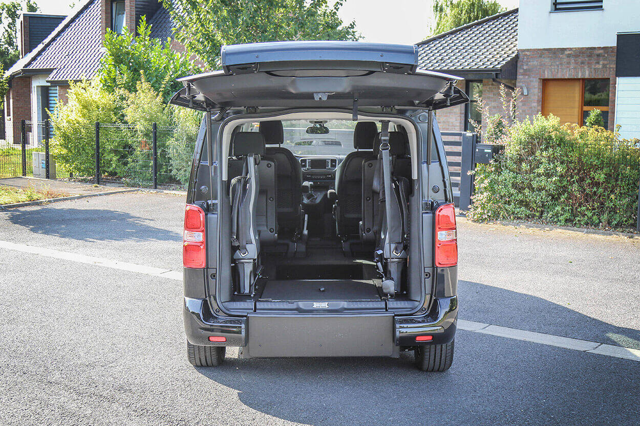 peugeot-traveller-accesible-pmr-taxi-vtc (9) Peugeot Traveller accesible PMR para TAXI y VTC