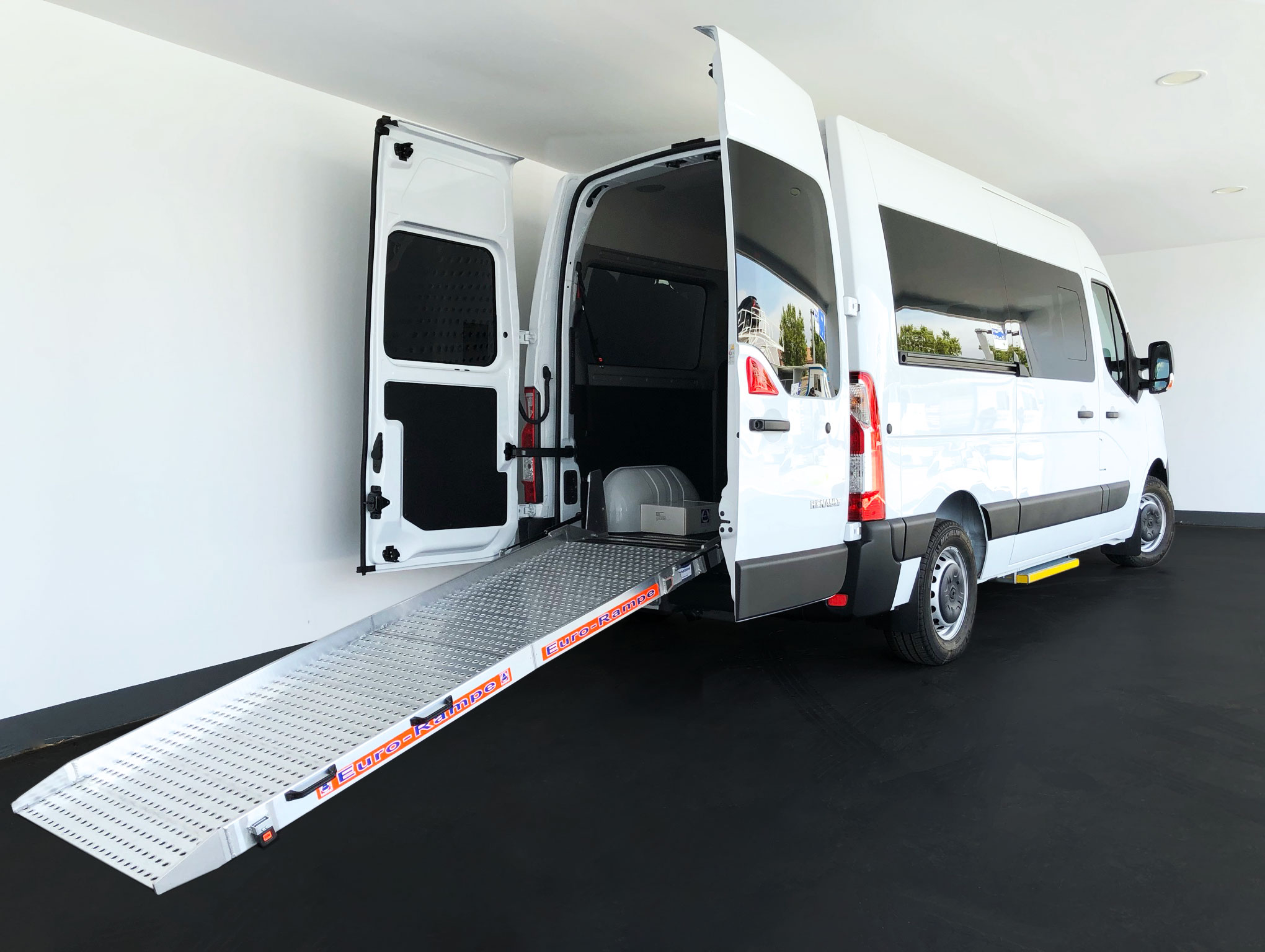 renault-master-pmr-accesible-empresas (12) Renault Master Accesible PMR para empresas y obra social