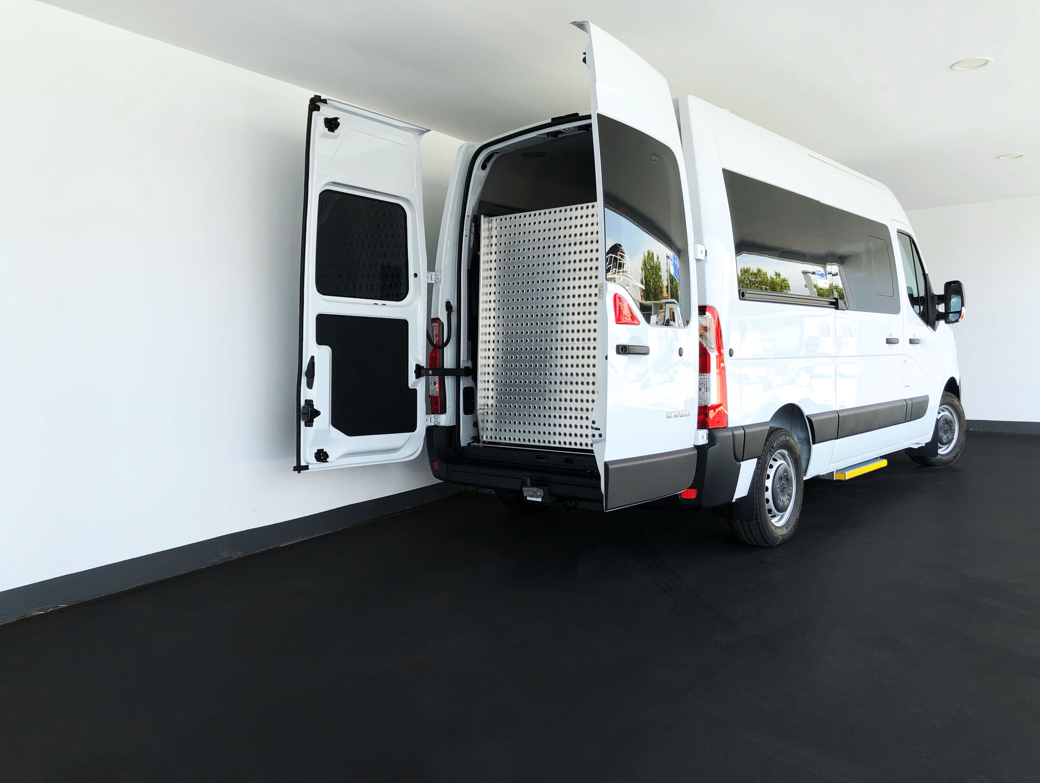 renault-master-pmr-accesible-empresas (13) Renault Master Accesible PMR para empresas y obra social