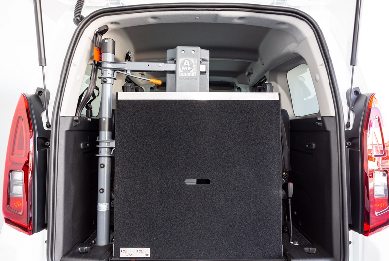 Toyota Proace City Larga Adaptada para TAXI / VTC PMR