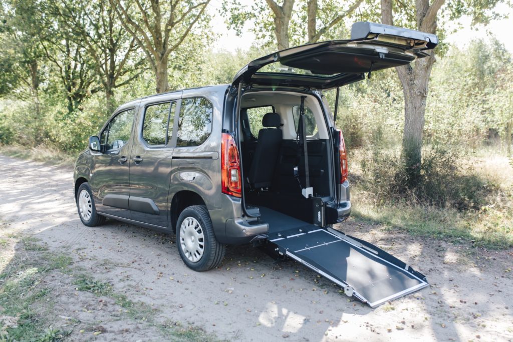 Toyota Proace City Larga Adaptada para TAXI / VTC PMR