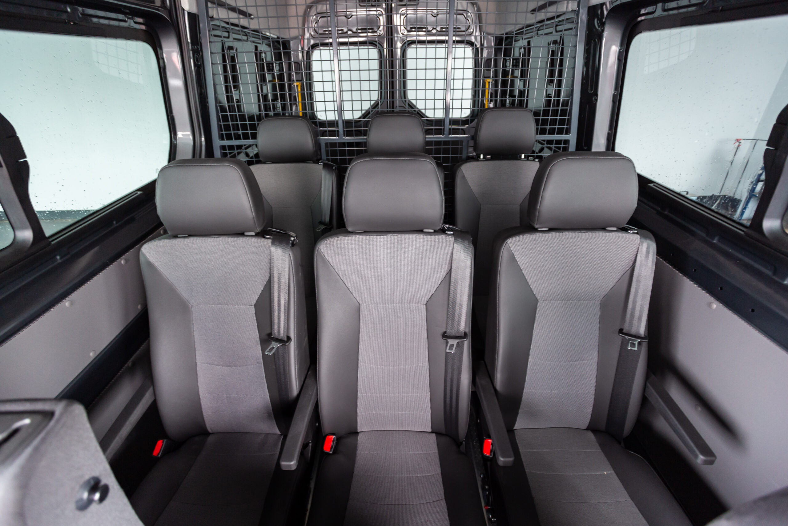 vw-crafter-mixta-rejilla-accesible (5) Volkswagen Crafter Mixta con Rejilla Accesible PMR para Obra Social y empresas